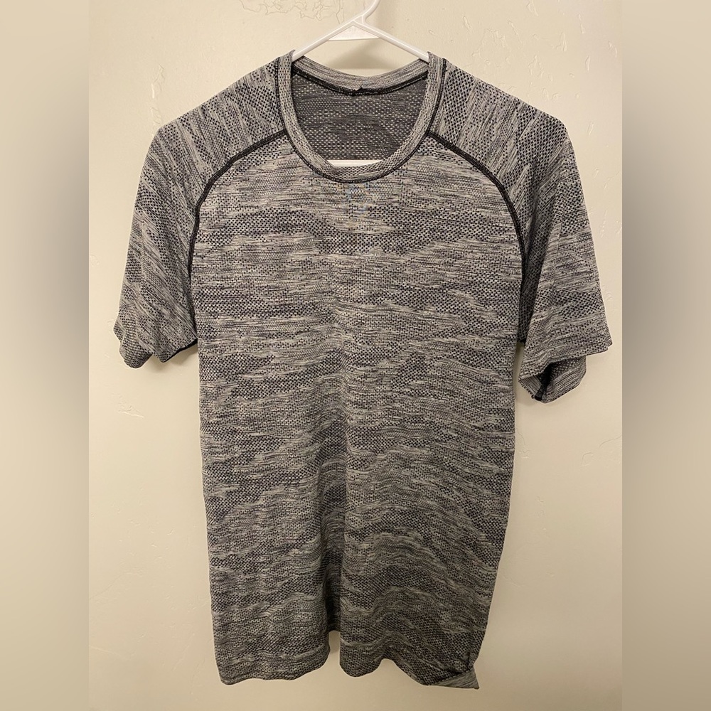 Men’s Lululemon Metal Vent Tech Grey Heathered Top